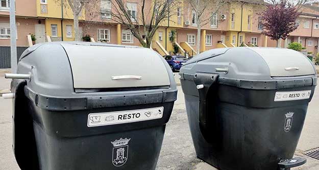 Las compresas y pañales se tiran en el contenedor de resto